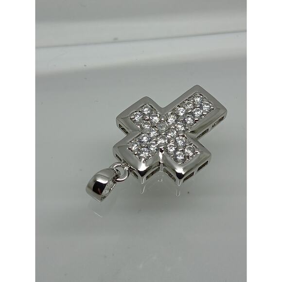 Elegant Vintage Sterling Silver Cross Pendant with Sparkling White CZ Stones - Picture 6 of 10
